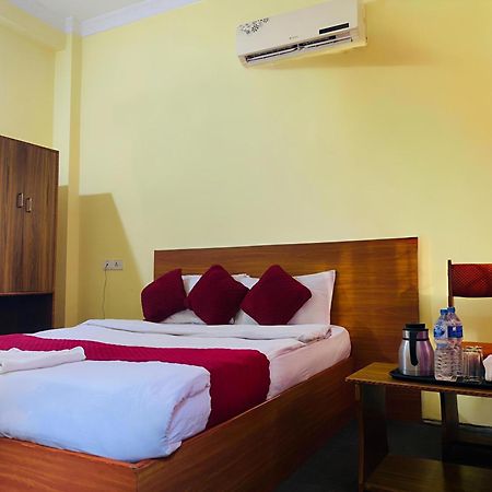 Hotel Daisy Park Bhairāhawā Extérieur photo