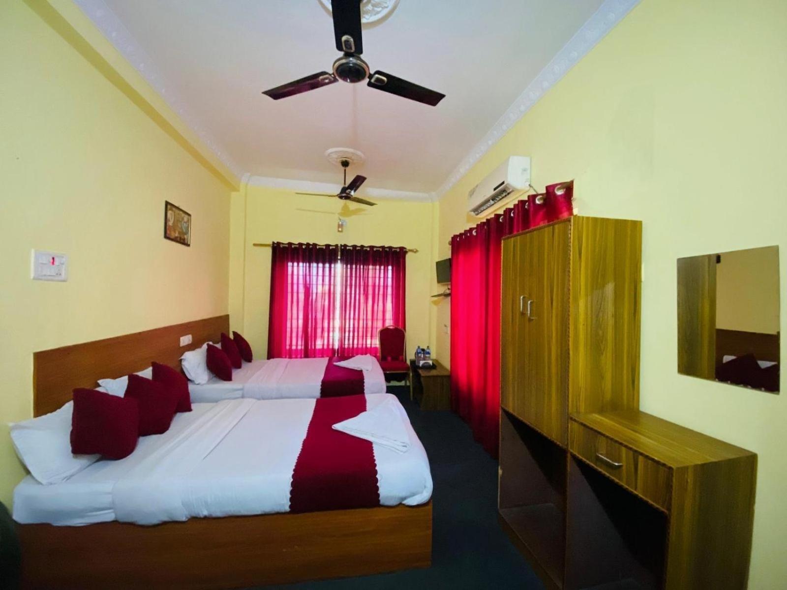 Hotel Daisy Park Bhairāhawā Extérieur photo
